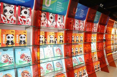“蓉宝”安家熊猫基地，成都大运会特许零售店熊猫基地旗舰店落成_手机新浪网