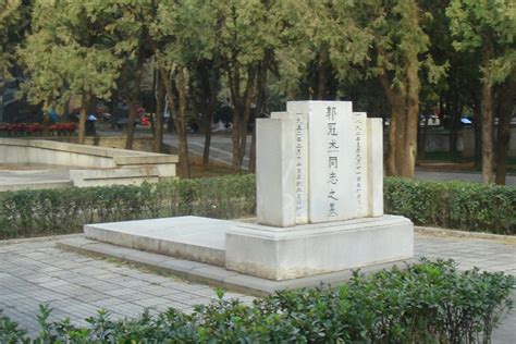 八宝山人民公墓景观之塔-北京公墓网