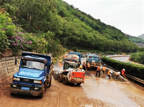 汶马高速突发泥石流 部分路段实施交通管制|交通管制|泥石流|路段_新浪新闻
