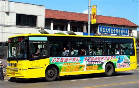 这些年来武汉双层公交“削顶”事故多次发生，什么原因？