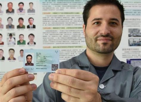 外国人居留证签发服务指南|证件|外国人|入境者_新浪新闻