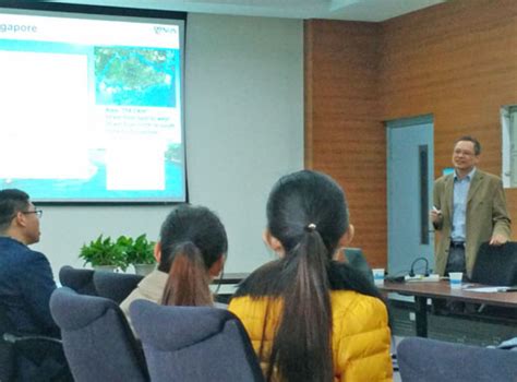 新加坡国立大学李俊教授到宁波材料所进行学术交流_中国聚合物网科教新闻