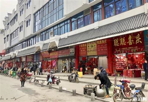 每经记者直击武汉“封城”第二天：大年三十超市食材充足，市民不再囤菜 | 每日经济网