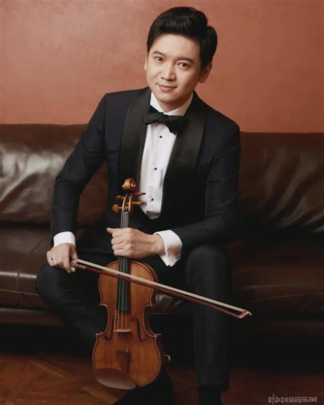 最美小提琴家文薇在西贝柳斯大赛中的珍贵录像_杨宝智