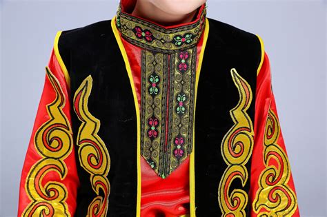 哈萨克族服饰的起源_哈萨克族服饰讲解_789地名网