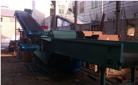 木头粉碎机的性能特点及质量解析_郑州市美伊重工设备有限公司