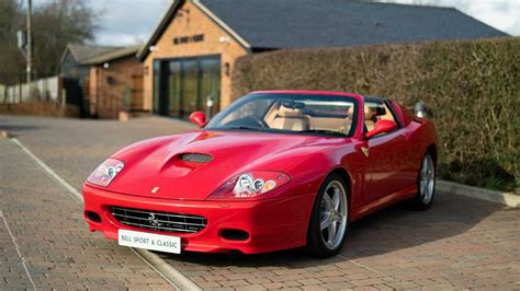 Une Ferrari 575 Superamerica avec 2800 km au compteur à vendre