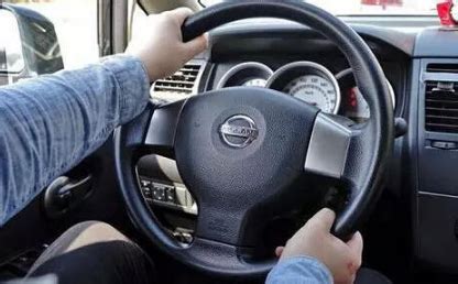 新手开车如何打方向盘 方向盘的正确打法|用车知识 - 驾照网