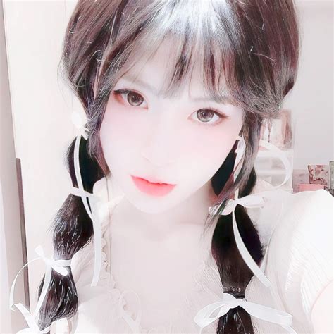 点赞少的甜美女生头像