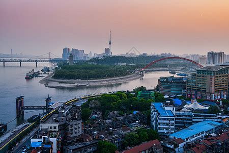 武汉城区最靓丽的一座桥：位于汉江终点，因颜色鲜艳被称彩虹桥_汉口