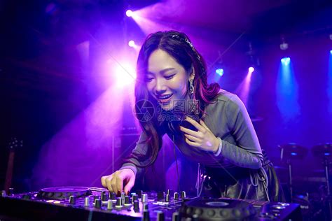 倾城music韩国美女夜店超嗨气氛打碟-可可DJ音乐网