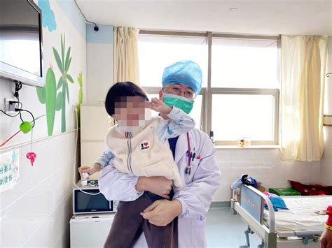 女孩免疫功能紊乱连续发热半个多月，他们从海南来南京求医凤凰网江苏_凤凰网