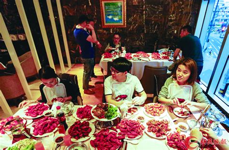 王宝和大酒店：小龙虾自助晚餐 | Noblesse 至品生活网