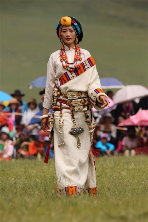 藏族服饰少数民族服装图片_民族服装_中国古风图片大全_古风家