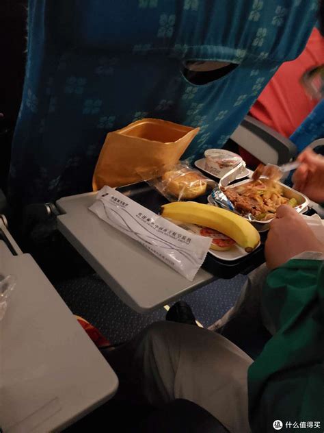 美食在空中：24间航空公司飞机餐盘点(中美航线) - 知乎