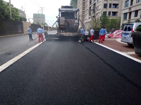 路面沥青施工案例展示_沥青路面摊铺案例展示_上海宏卫市政工程有限公司