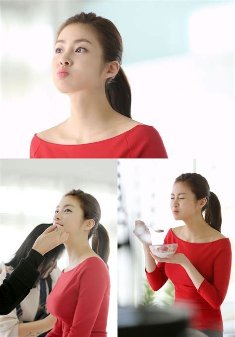 据韩国《亚洲经济》报道，演员姜素拉在2014MAMA（Mnet亚洲音乐大奖）颁奖礼上身着的 服装 成为了众人存眷的核心。