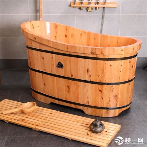在大自然中沐浴是何种体验？15款木制浴缸设计欣赏 - 普象网