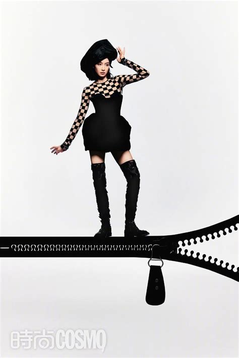 宋茜 x 时尚COSMO ┊ 官宣之后第一组LV杂志大片，黑白之中……