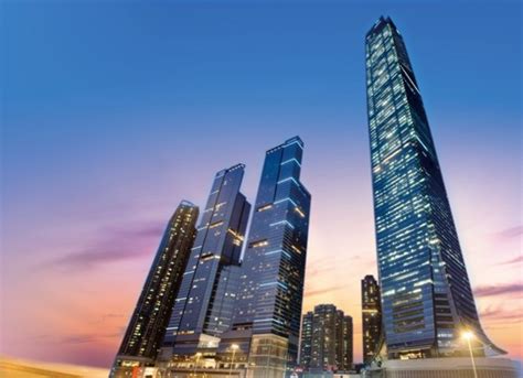 诺曼•福斯特建筑作品赏析——汇丰银行香港总部大厦 - 建筑界