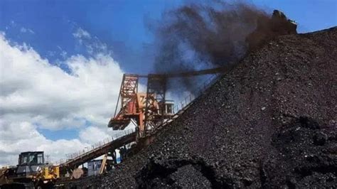 内蒙古一露天煤矿发生大面积坍塌，已致57人失联，救援正在进行中！_腾讯视频