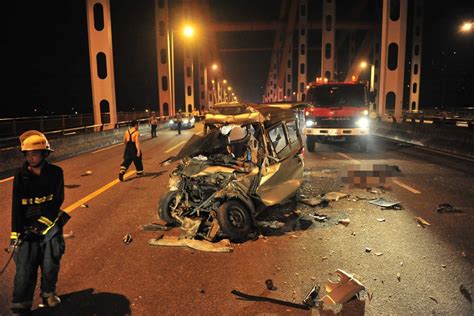 陕西吴起发生特大交通事故造成5死3伤 - 国内动态 - 华声新闻 - 华声在线