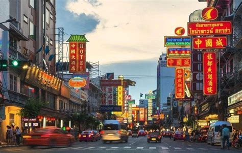 东南亚最大的唐人街，随处可见的中文招牌，满大街的人都讲中文