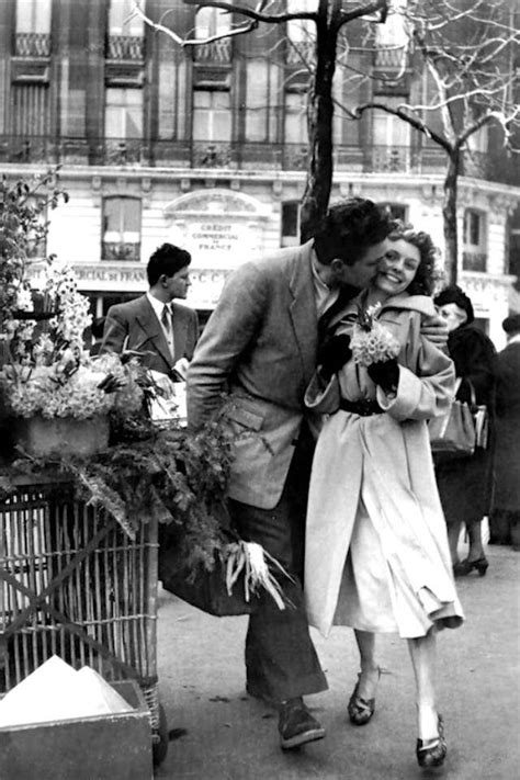 浪漫之吻：1940年代的欧美情侣们_手机凤凰网