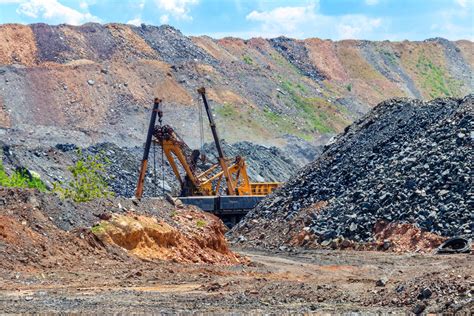 中国铁矿石需求量有多大，为何澳大利亚这么多，地球分布不均匀？|铁矿石|澳大利亚|铁矿_新浪新闻