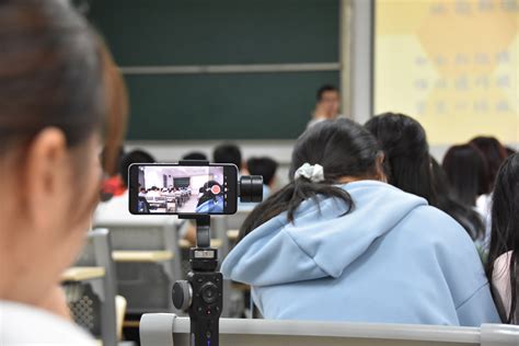 数字经济学院教师赴巴蜀好利开展直播与短视频培训-泸州职业技术学院数字经济学院