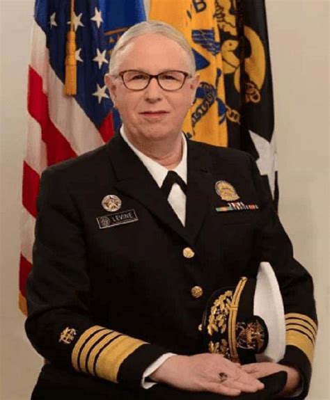 雷切尔·莱文：美国第一位跨性别的联邦官员和四星上将_拜登_宦官_白宫
