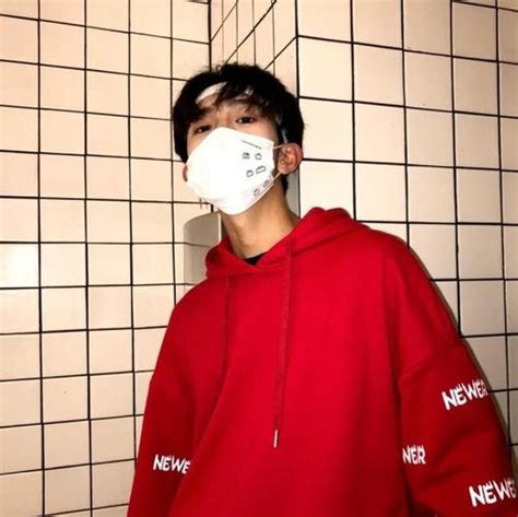 非主流红衣男子头像