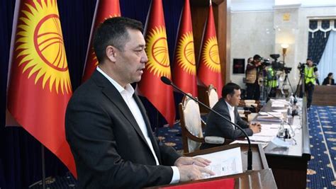 吉尔吉斯斯坦总理扎帕罗夫表示将代行总统职权 - 2020年10月15日, 俄罗斯卫星通讯社