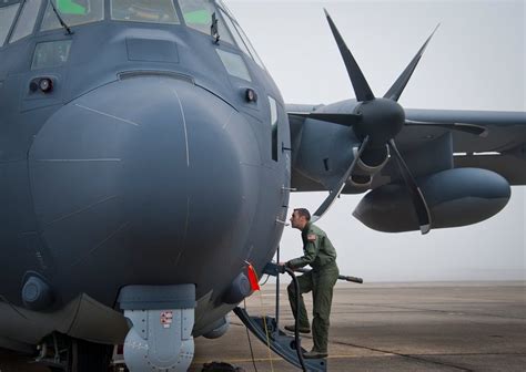 美军最新型空中炮艇机AC-130J曝光！武器升级，作战能力大幅提升_凤凰网