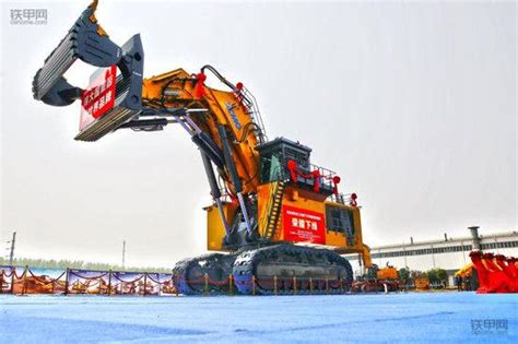 我国最大吨位挖掘机在江苏徐州下线_铁甲工程机械网
