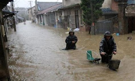 惊险！辽宁强降雨引发山洪车瞬间被淹-天气图集-中国天气网
