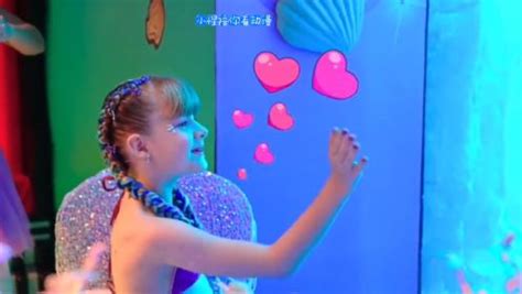 小公主萌娃：戴安娜和同学玩美人鱼变装游戏，谁的造型最好看？_高清1080P在线观看平台_腾讯视频