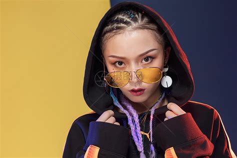 甜美女生街舞头像真人版