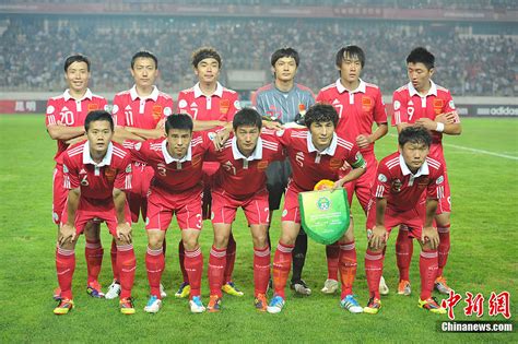 中国男足迎战新加坡 冲刺世界杯预选赛亚洲区二十强-中新网