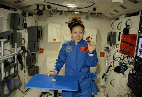 中国空间站首次太空授课，王亚平将出镜直播，这个实验为何保留？ - 知乎