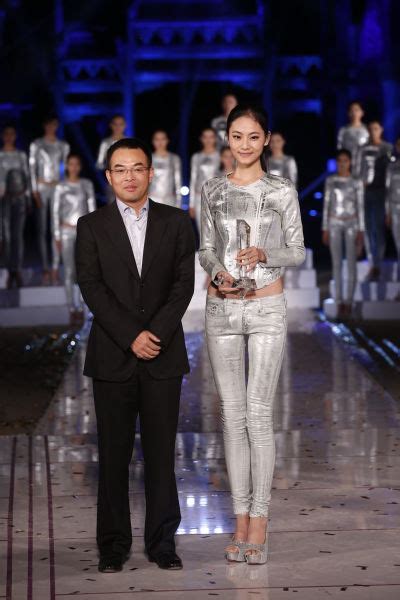 组图：刘烨助阵首席模特大赛总决选 模特闪亮现场_手机新浪网