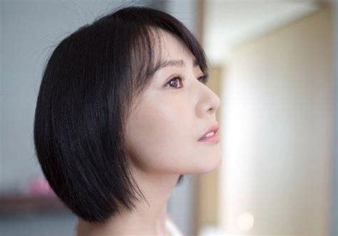 甜美女生短发微胖头像