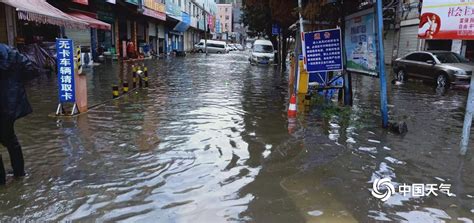强降雨导致昆明城区道路多处淹积水 通过受阻部分区域断交|云南|积水|道路_新浪新闻