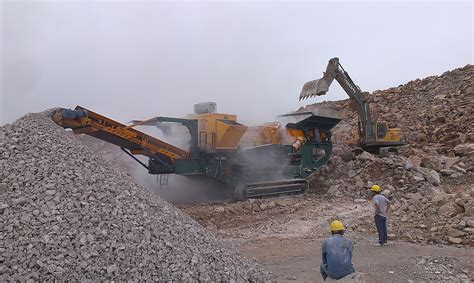 矿山破碎机生产线在雨天的除锈法_新乡中誉鼎力矿山设备有限公司