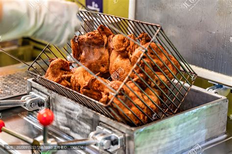美食烤鸡的现场制作,中国菜系,食品餐饮,摄影素材,汇图网www.huitu.com