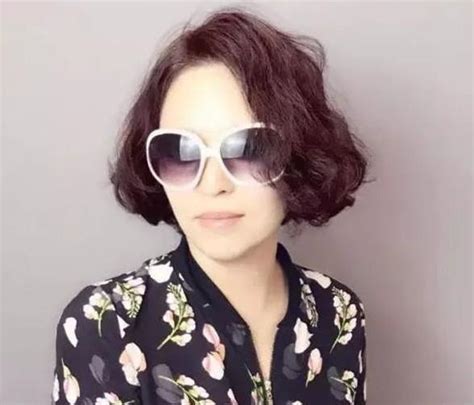 非主流发型妈妈头像