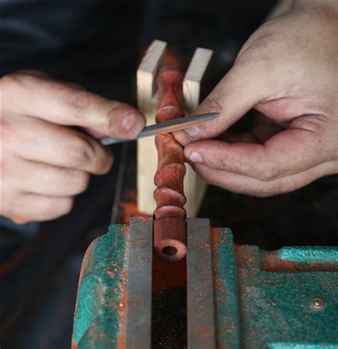 匠人工坊-三只熊刀剑 | 刀具DIY的时候，怎样选择木柄，有什么可以就地取材？