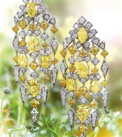 『珠宝』Chanel 推出 N°5 高级珠宝系列：纪念 N°5 香水诞生100周年 | iDaily Jewelry · 每日珠宝杂志