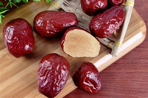 新疆特产 红香妃葡萄干500g 无籽肉厚葡萄干 批发干果 休闲零食-阿里巴巴