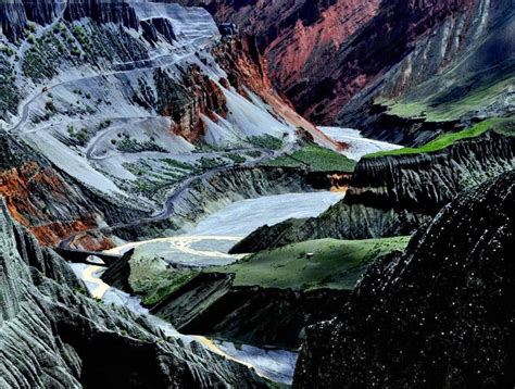 新疆奎屯大峡谷地貌 图片 | 轩视界
